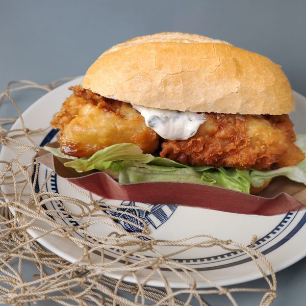 Hausgemachter Backfisch Fischbrötchen