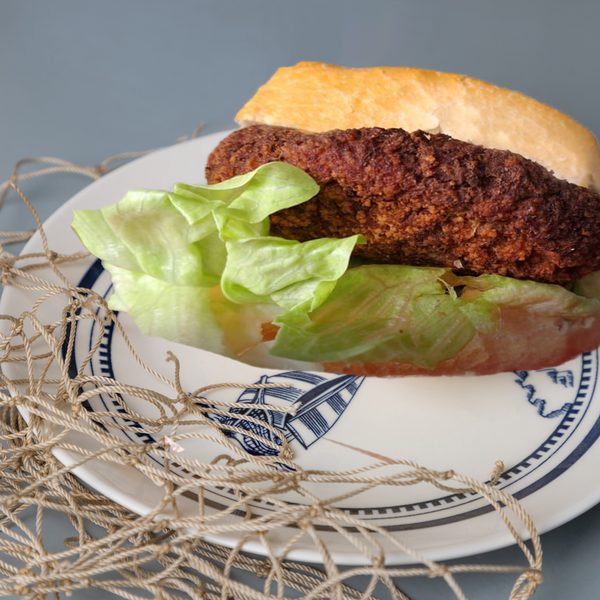 Hausgemachte Fischboulette Fischbrötchen